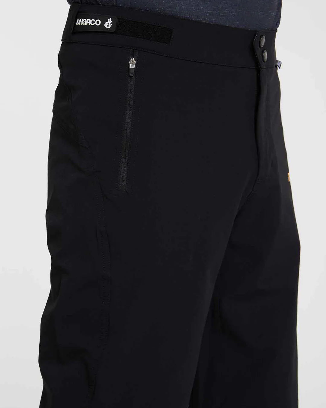 Hombre Gravity Short / Black / DHARCO