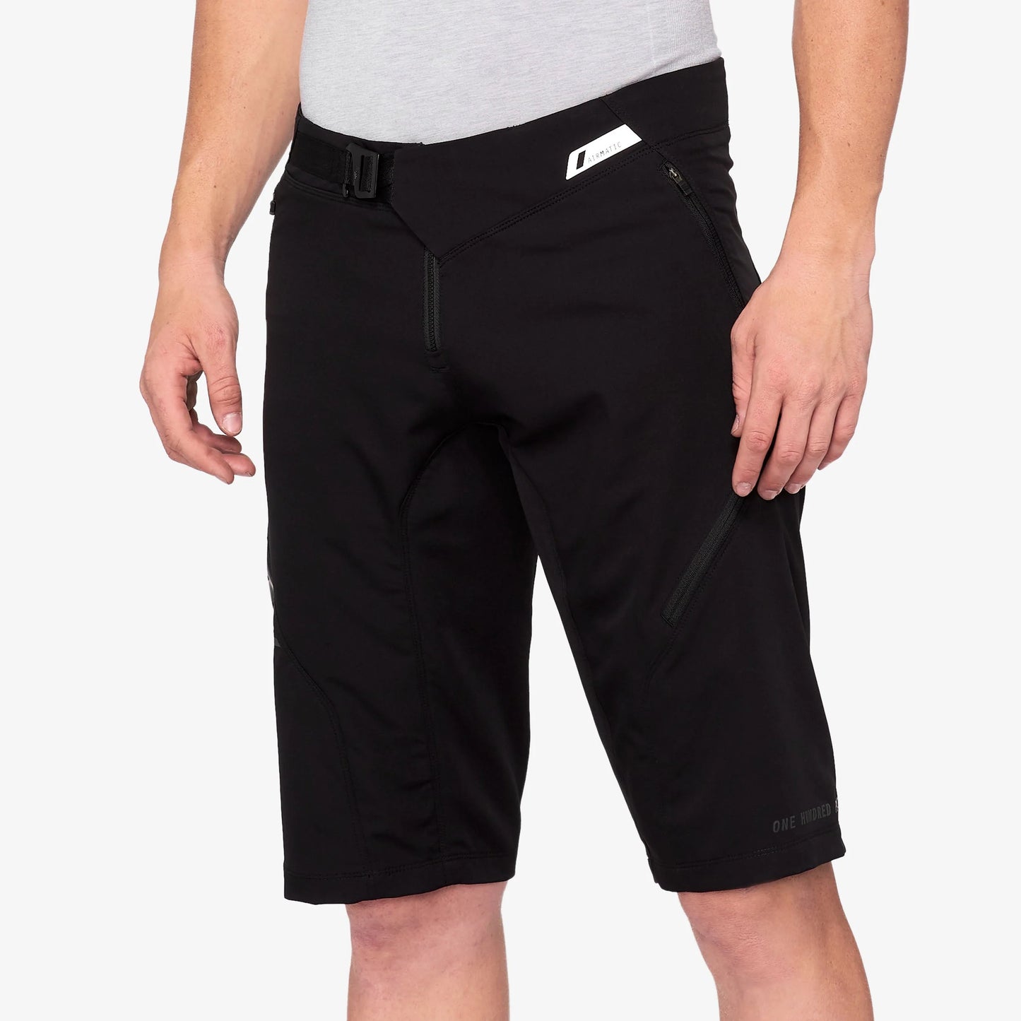 Shorts / AIRMATIC  Black / 100Percent